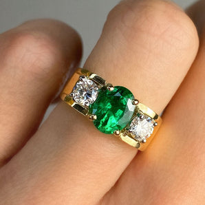Emerald Diamond Ring - RagnarJewellers